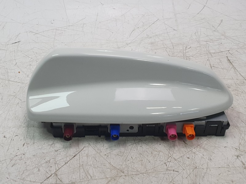 Recambio de antena para volvo s60 iii (224) t5 referencia OEM IAM 31438104  