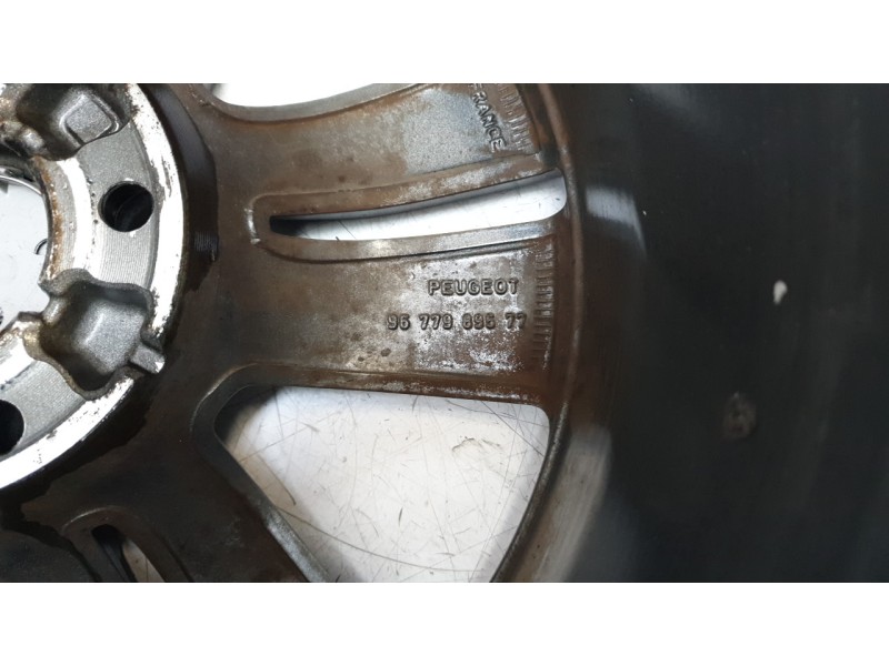 Recambio de llanta para peugeot 308 ii (lb_, lp_, lw_, lh_, l3_) 1.6 hdi 100 referencia OEM IAM 9677989577  