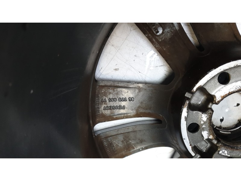 Recambio de llanta para peugeot 308 ii (lb_, lp_, lw_, lh_, l3_) 1.6 hdi 100 referencia OEM IAM 9677989577  
