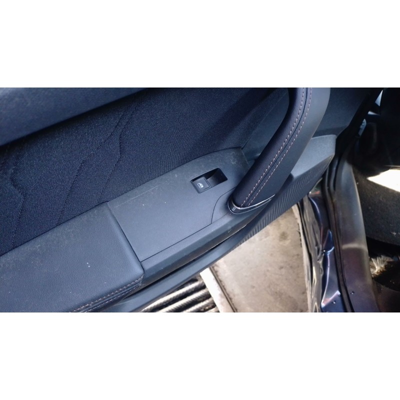 Recambio de mando elevalunas trasero izquierdo para cupra leon (kl1, ku1, kug) 1.5 tsi referencia OEM IAM   