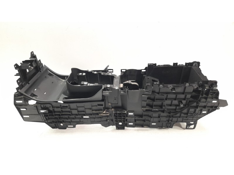 Recambio de moldura para land rover range rover evoque referencia OEM IAM K8D2045C22B  