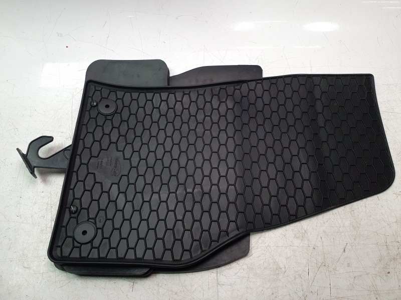 Recambio de juego alfombrillas para volkswagen t-roc (a11, d11) 1.0 tsi referencia OEM IAM 2GA061550  