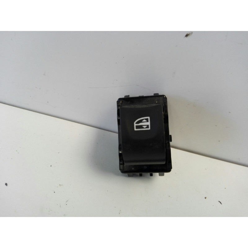 Recambio de mando elevalunas trasero derecho para renault megane iii berlina 5 p dynamique referencia OEM IAM   