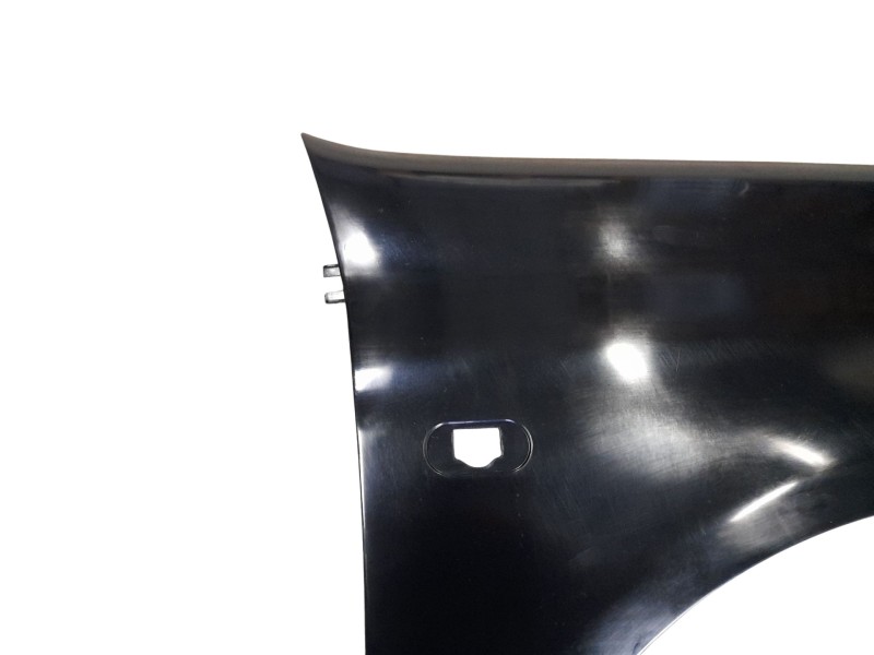 Recambio de aleta delantera derecha para renault clio ii fase i (b/cbo) referencia OEM IAM 7701471381 109192911 109192911/RN3203