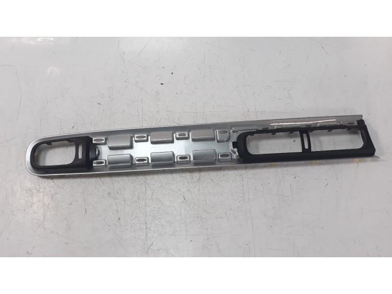 Recambio de moldura para citroen c3 1.5 blue-hdi fap referencia OEM IAM AA38100413  