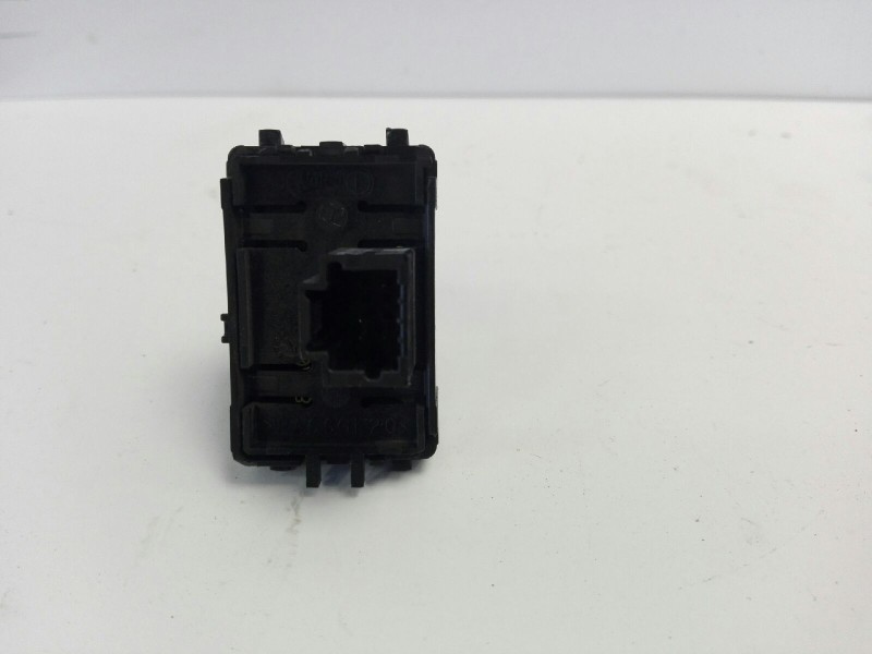 Recambio de mando elevalunas trasero derecho para renault megane iii berlina 5 p dynamique referencia OEM IAM   