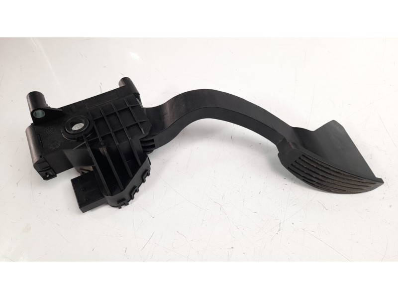 Recambio de potenciometro pedal para ford ka (ccu) 1.2 8v cat referencia OEM IAM 51893926  