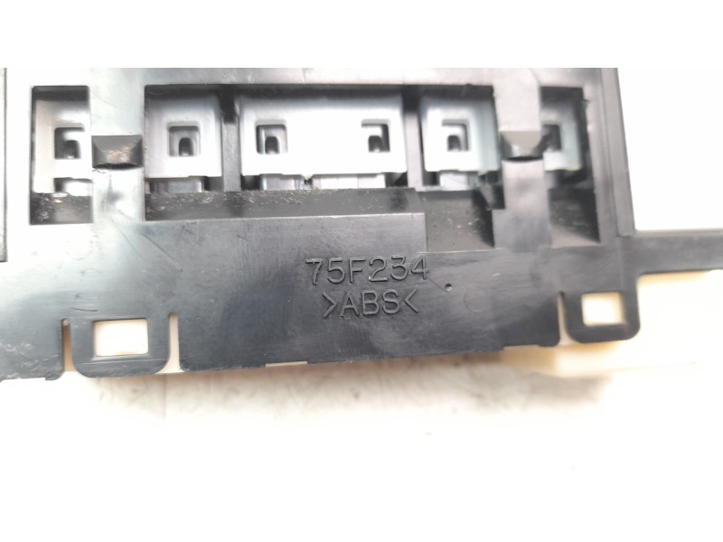 Recambio de interruptor para toyota prius+ advance referencia OEM IAM 75F234  
