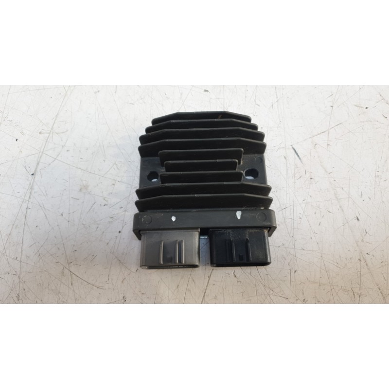 Recambio de regulador de corriente para honda cb 750 hornet referencia OEM IAM 31600MKND51 FH027AA 