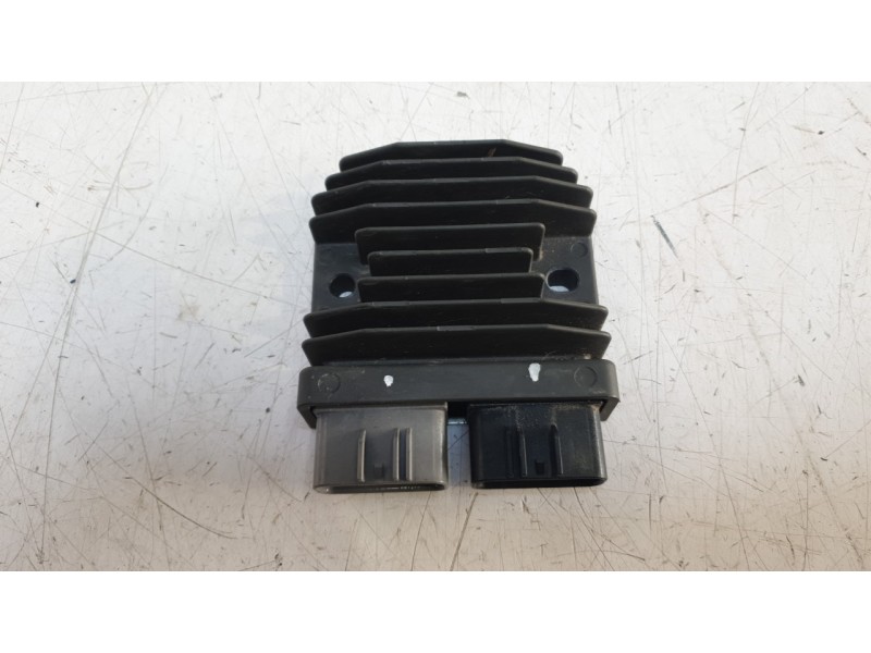 Recambio de regulador de corriente para honda cb 750 hornet referencia OEM IAM 31600MKND51 FH027AA 
