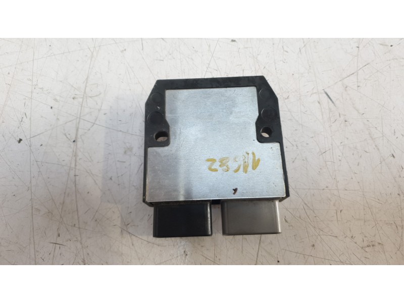 Recambio de regulador de corriente para honda cb 750 hornet referencia OEM IAM 31600MKND51 FH027AA 