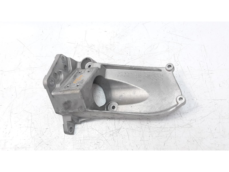 Recambio de soporte motor trasero para volvo v60 kombi 2.0 diesel cat referencia OEM IAM 31370633  