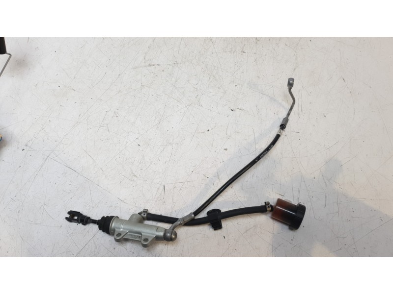 Recambio de bomba freno para bmw f ( - 800cc) f 800 gs triple black (k72) referencia OEM IAM 34217692190  