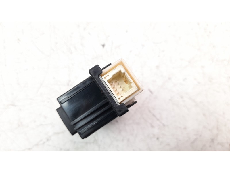 Recambio de interruptor para toyota prius+ advance referencia OEM IAM 75F234  