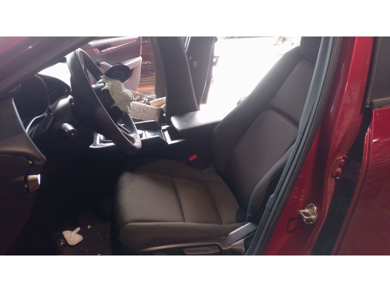 Recambio de juego asientos completo para mazda 3 sedán 2.5 e-skyactiv-g referencia OEM IAM   