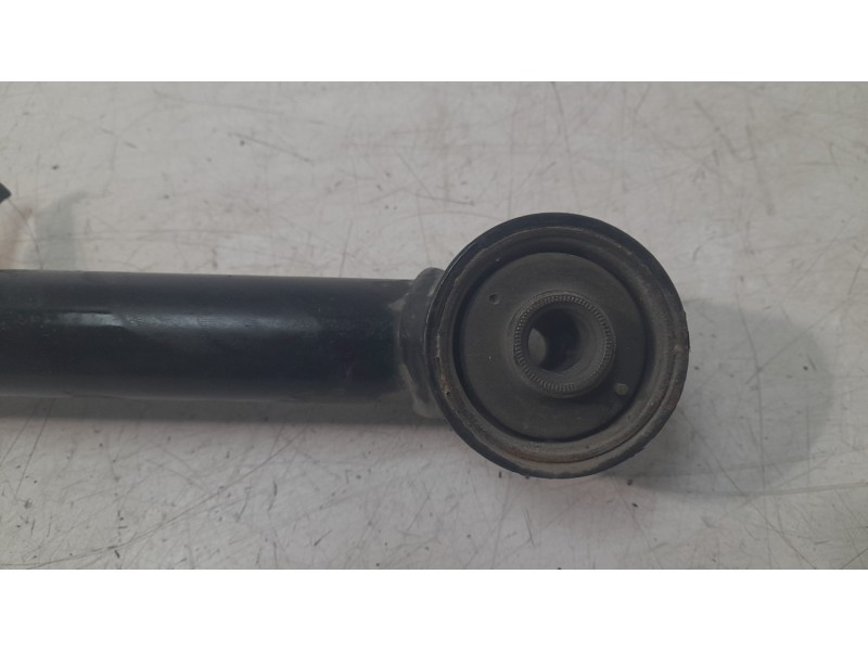 Recambio de brazo suspension inferior trasero izquierdo para suzuki vitara cabrio (et, ta) 1.6 (se 416) referencia OEM IAM 46320