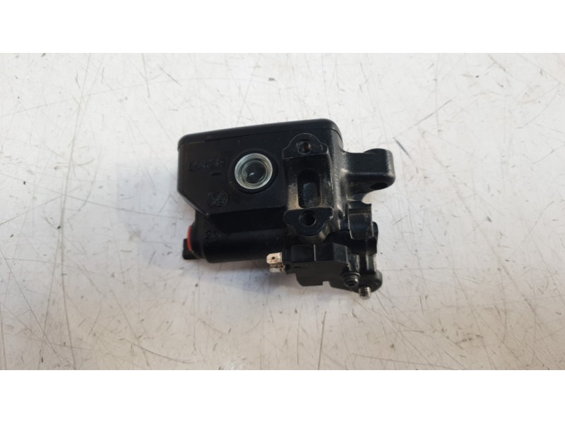 Recambio de bomba freno para honda cb 750 hornet referencia OEM IAM 45510MLBD01  