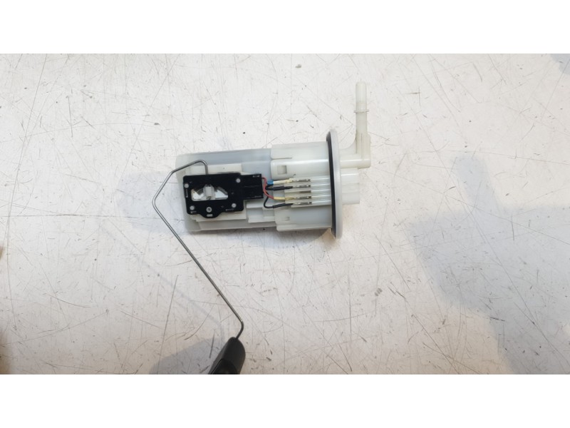 Recambio de bomba combustible para yamaha yzf-r yzf- r7 referencia OEM IAM 1WS139071000  