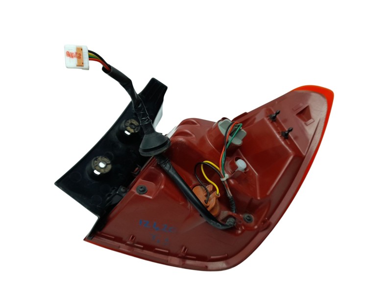 Recambio de piloto trasero izquierdo para kia rio iv (yb, sc, fb) 1.25 referencia OEM IAM 92401H8000  108552251/KI4294054/164412