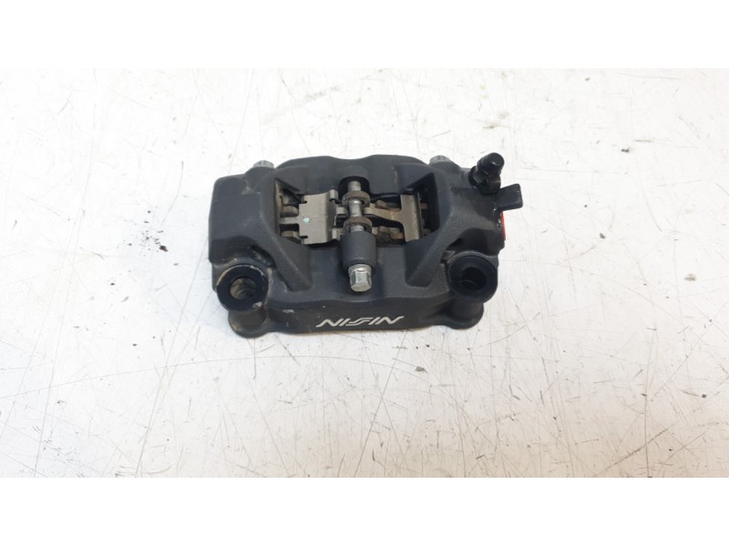 Recambio de pinza de freno delantera derecha para honda cb 750 hornet referencia OEM IAM 45250MKPDN1  