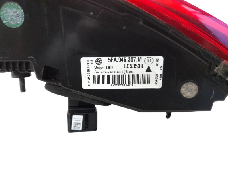 Recambio de piloto trasero central para cupra leon (kl1, ku1, kug) 1.5 tsi referencia OEM IAM 5FA945307M  