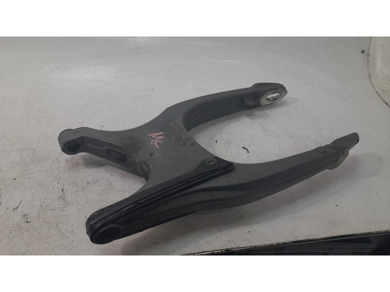 Recambio de basculante para bmw f ( - 800cc) f 800 gs triple black (k72) referencia OEM IAM 331768526430  