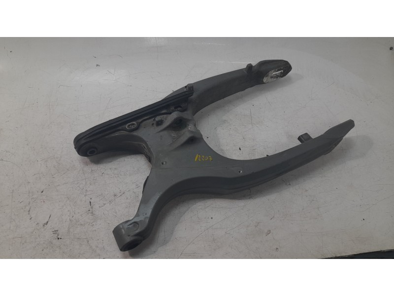 Recambio de basculante para bmw f ( - 800cc) f 800 gs triple black (k72) referencia OEM IAM 331768526430  