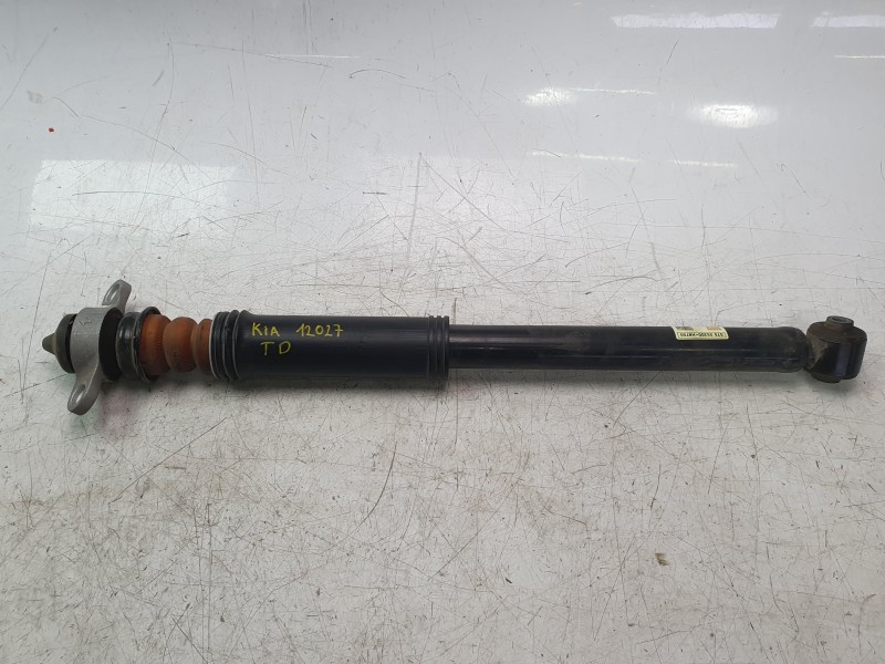 Recambio de amortiguador trasero derecho para kia stonic (ybcuv) drive referencia OEM IAM 55300H8750  