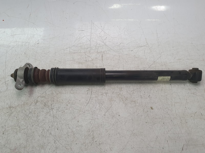 Recambio de amortiguador trasero derecho para kia stonic (ybcuv) drive referencia OEM IAM 55300H8750  