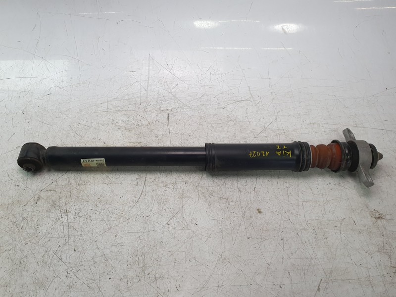 Recambio de amortiguador trasero izquierdo para kia stonic (ybcuv) drive referencia OEM IAM 55300H8750  