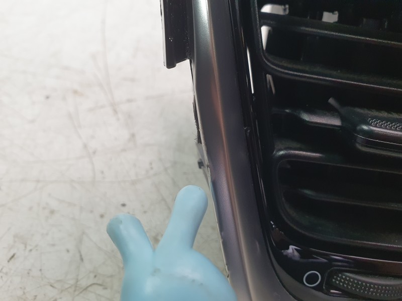 Recambio de aireador central para kia stonic (ybcuv) drive referencia OEM IAM 84740H8AE0  