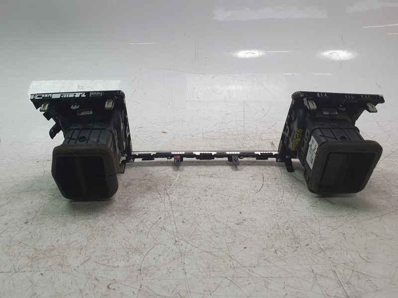 Recambio de aireador central para kia stonic (ybcuv) drive referencia OEM IAM 84740H8AE0  