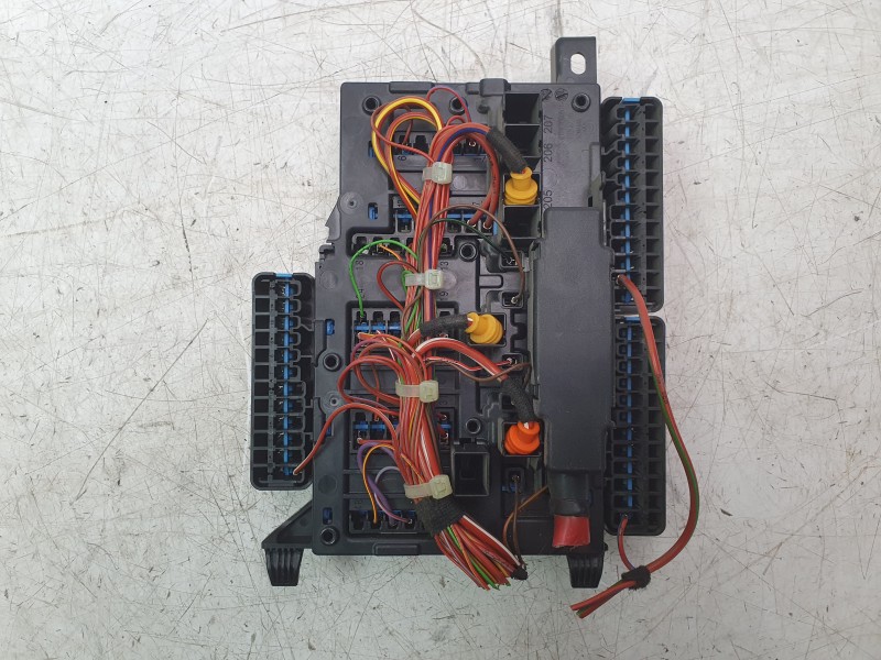 Recambio de caja reles / fusibles para bmw x2 (f39) sdrive18d referencia OEM IAM 927035601  