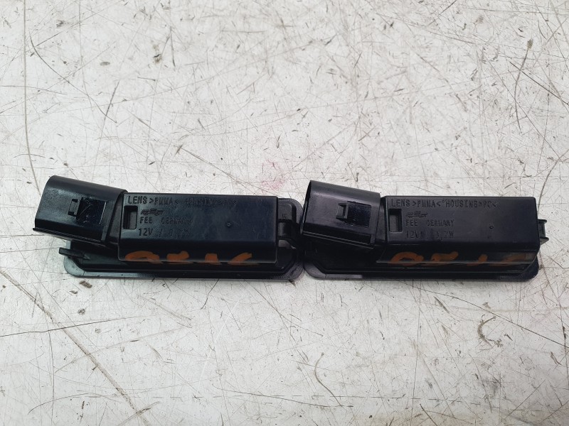 Recambio de piloto matricula para volkswagen polo edition referencia OEM IAM 1K8943021D  