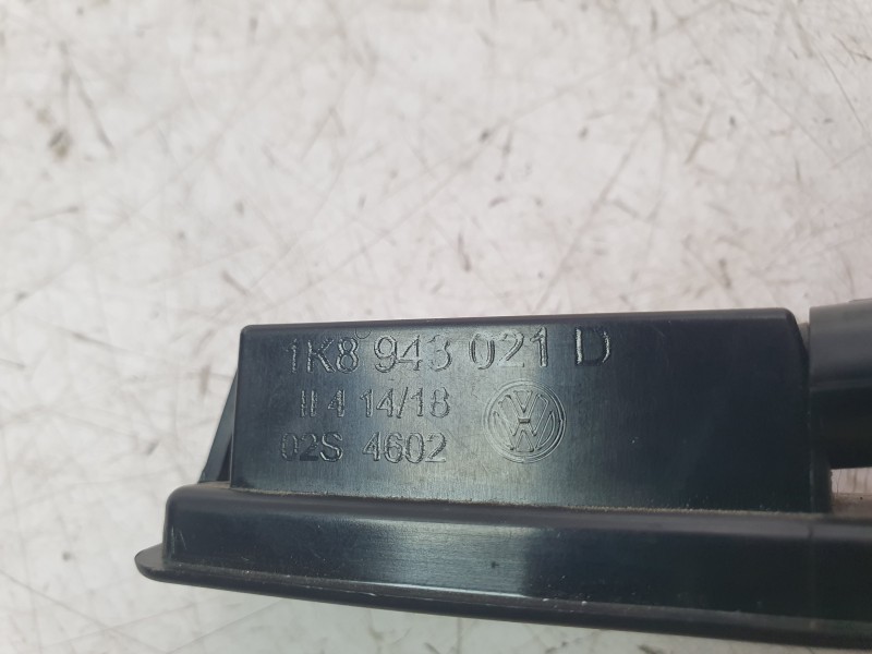 Recambio de piloto matricula para volkswagen polo edition referencia OEM IAM 1K8943021D  