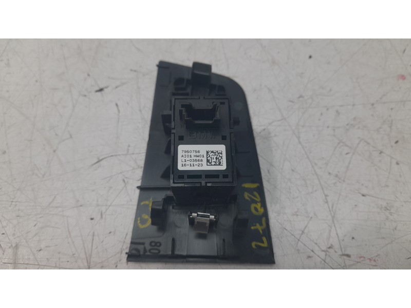 Recambio de mando elevalunas trasero derecho para bmw 1 (f40) 118 d referencia OEM IAM 61317950756  