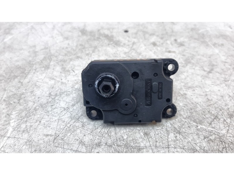 Recambio de motor apertura trampilla para renault captur limited referencia OEM IAM A21201700  