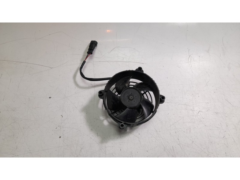 Recambio de electroventilador para ktm 1290 super adventure wh 1290 super adventure wh referencia OEM IAM 61935044033  