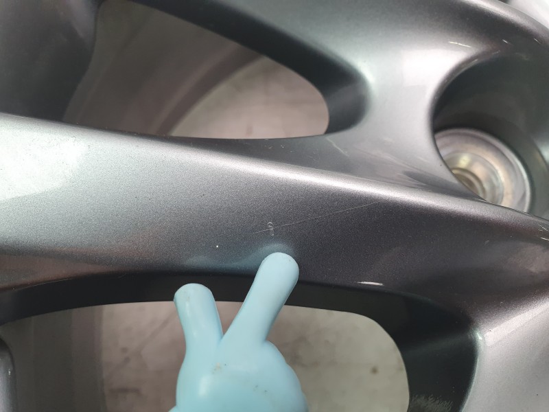 Recambio de llanta para mazda 3 sedán 2.5 e-skyactiv-g referencia OEM IAM 9965J26560  