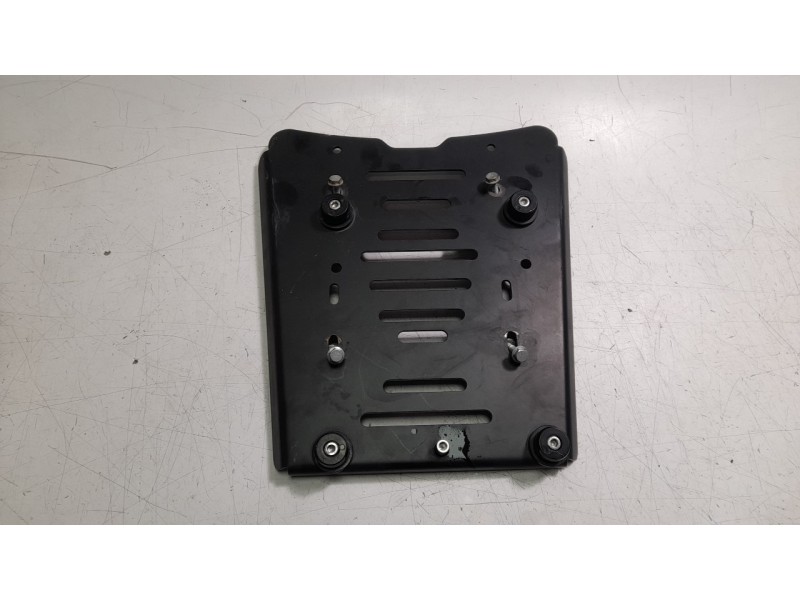 Recambio de portaequipajes para benelli trk 702x referencia OEM IAM A440097003000  