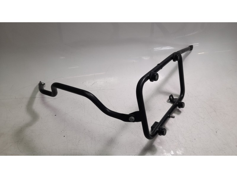 Recambio de portaequipajes para benelli trk 702x referencia OEM IAM A440097003000  