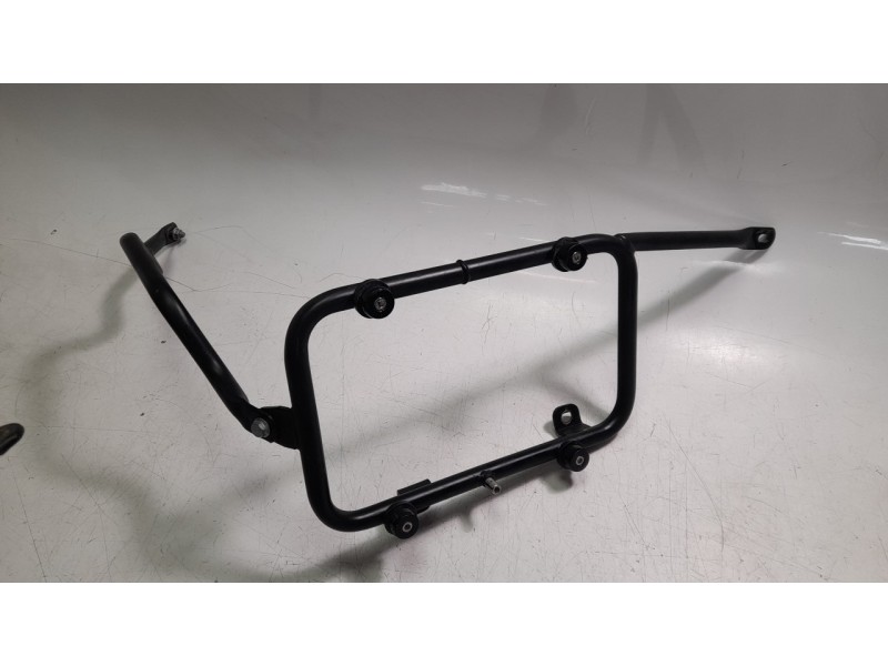 Recambio de portaequipajes para benelli trk 702x referencia OEM IAM A440097003000  