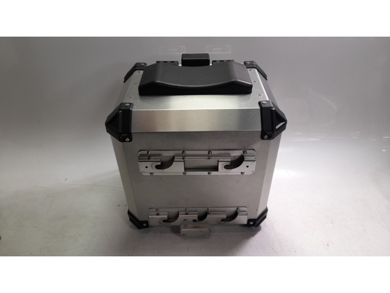 Recambio de portaequipajes para benelli trk 702x referencia OEM IAM A440097003000  