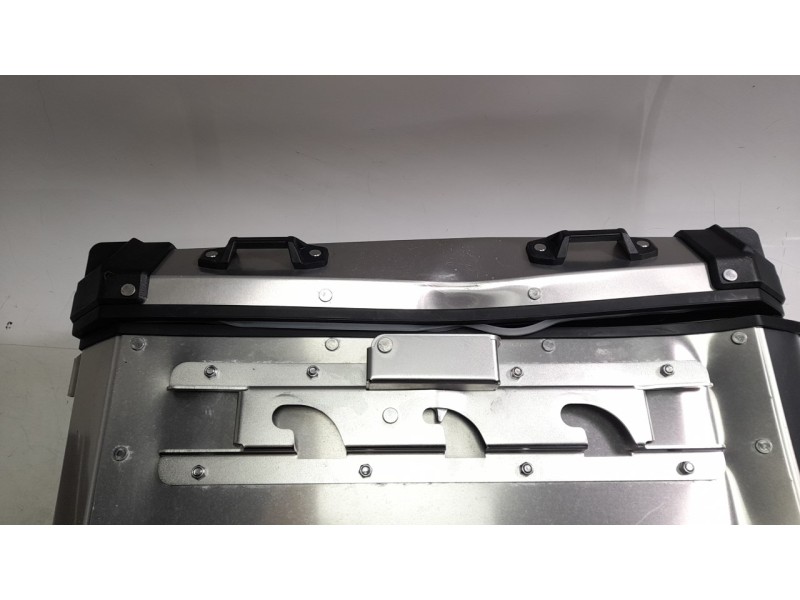 Recambio de portaequipajes para benelli trk 702x referencia OEM IAM A440097003000  