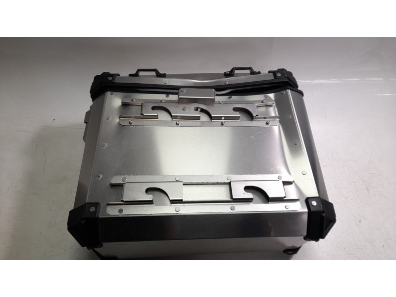Recambio de portaequipajes para benelli trk 702x referencia OEM IAM A440097003000  