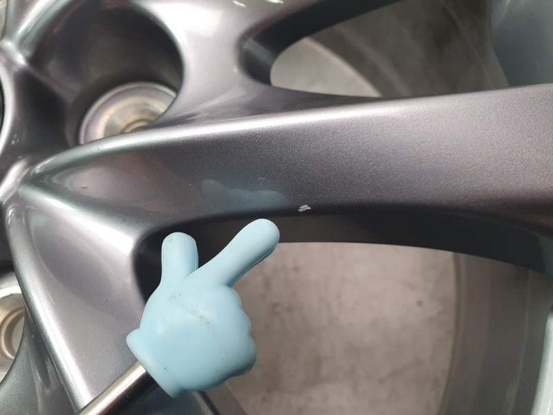 Recambio de llanta para mazda 3 sedán 2.5 e-skyactiv-g referencia OEM IAM 9965J26560  