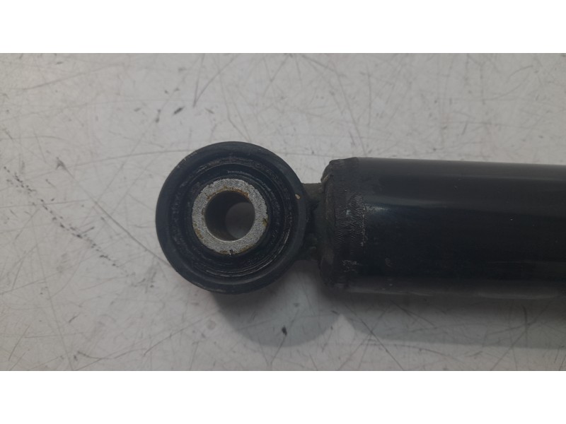 Recambio de amortiguador trasero izquierdo para mg zs suv (azs1) 1.5 vti referencia OEM IAM 10825265  