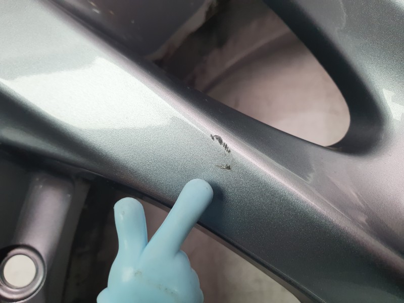 Recambio de llanta para mazda 3 sedán 2.5 e-skyactiv-g referencia OEM IAM 9965J26560  