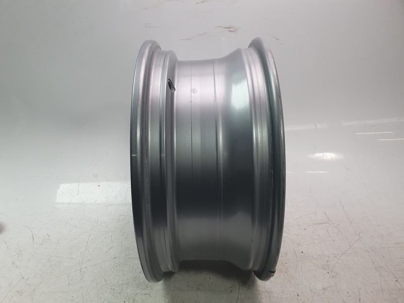 Recambio de llanta para mazda 3 sedán 2.5 e-skyactiv-g referencia OEM IAM 9965J26560  