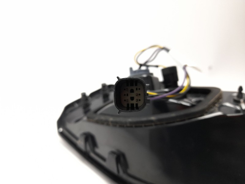 Recambio de piloto trasero derecho interior para ford kuga iii (dfk) 2.5 duratec plug-in-hybrid referencia OEM IAM LV4B13A602AN 